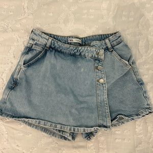 Zara Jean skirt/shorts size 28, perfect condition